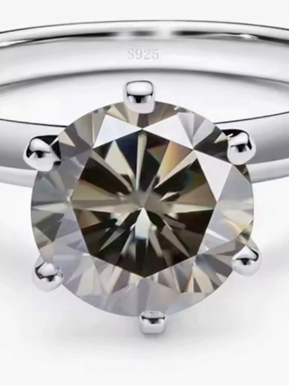 925 Sterling Silver 2ct 8mm Grey Moissanite Ring. Size 8